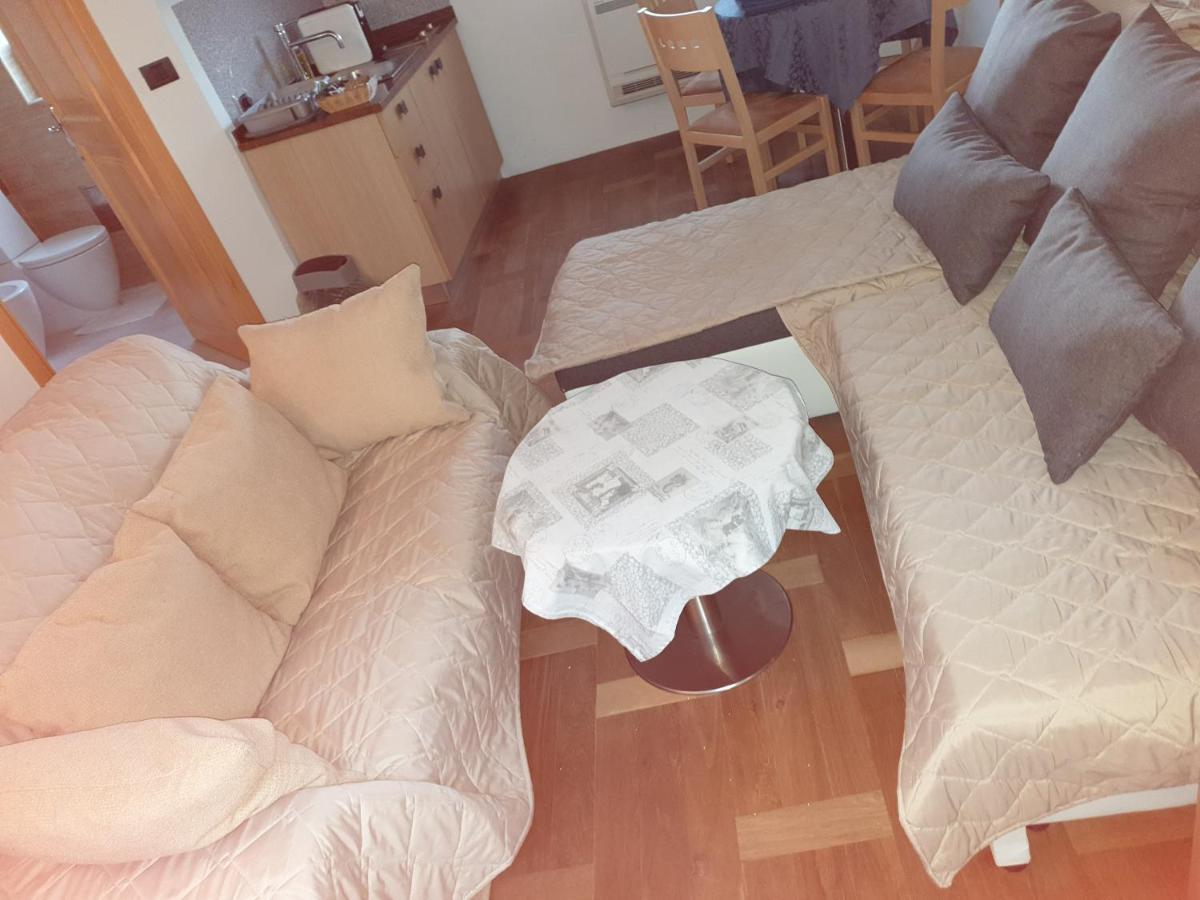 Smartno Apartmaji Sobe Josko Ngoại thất bức ảnh